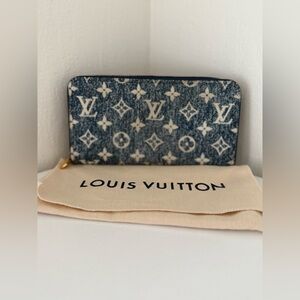 LOUIS VUITTON Zippy Denim Wallet